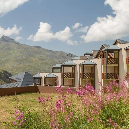 Pierre & Le Tikal 3*