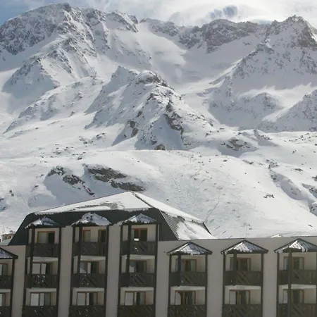 Pierre & Le Tikal 3*