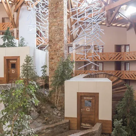 Pierre & Le Tikal Aparthotel